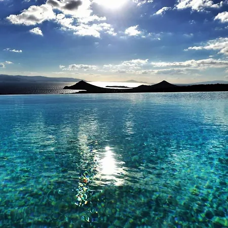 Triad Villas - Panoramic Three With Helipad Vila Nausa
