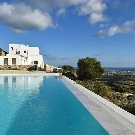 Vila Triad Villas - Panoramic Three With Helipad Nausa
